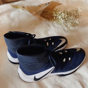 NIKE ZOOM CLEAR OUT SHOES SIZE 12.5